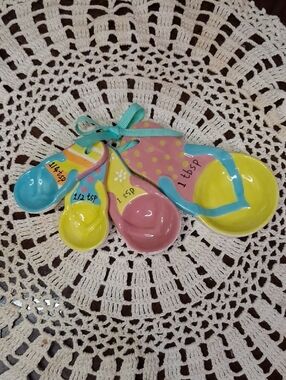 Summertime Ceramic Measuring Spoon Set In Fun Flip Flop Shapes.